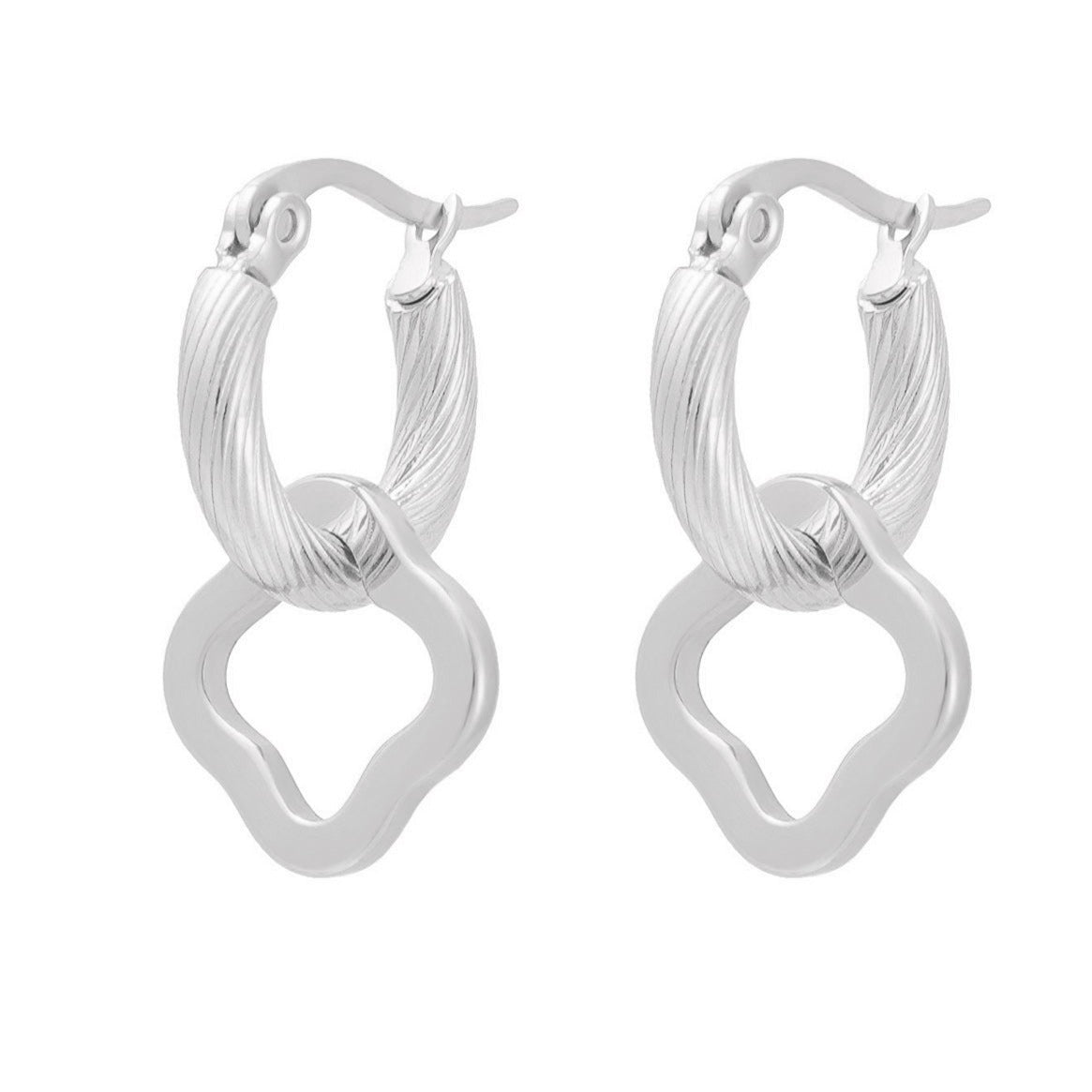 Oorringen met klavertjes bedel